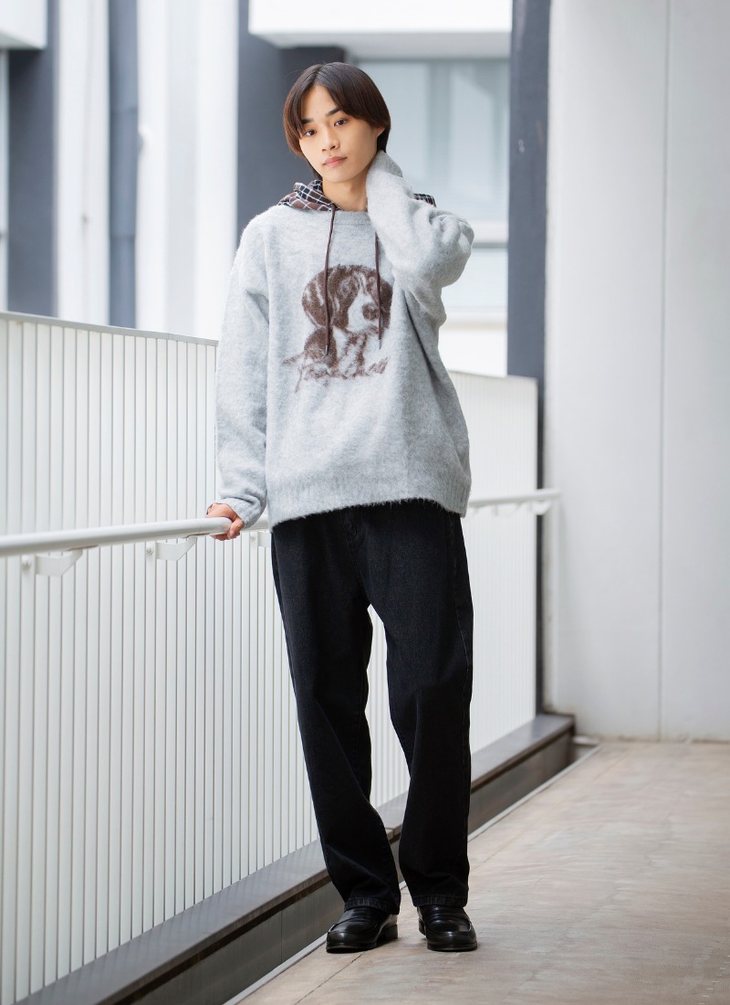 7．遊び心のあるニットを主役にしたコーデ