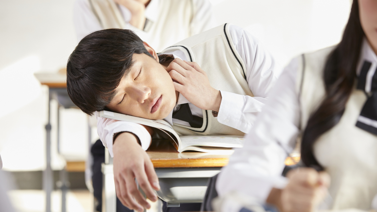 家 に 眠っ て いる 制服