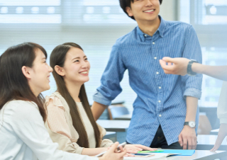 「高度専門士」を詳しく解説！専門士、学士との違いは？就職に強いって本当？